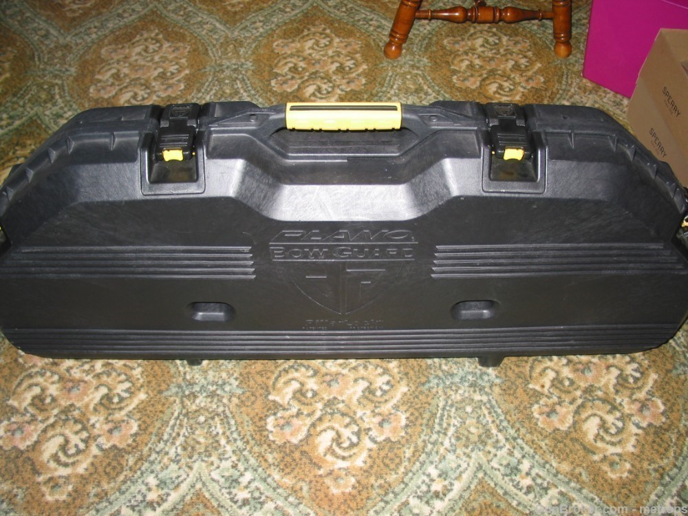 PLANO ALL WEATHER COMPOUND BOW CASE-NEW!-img-2