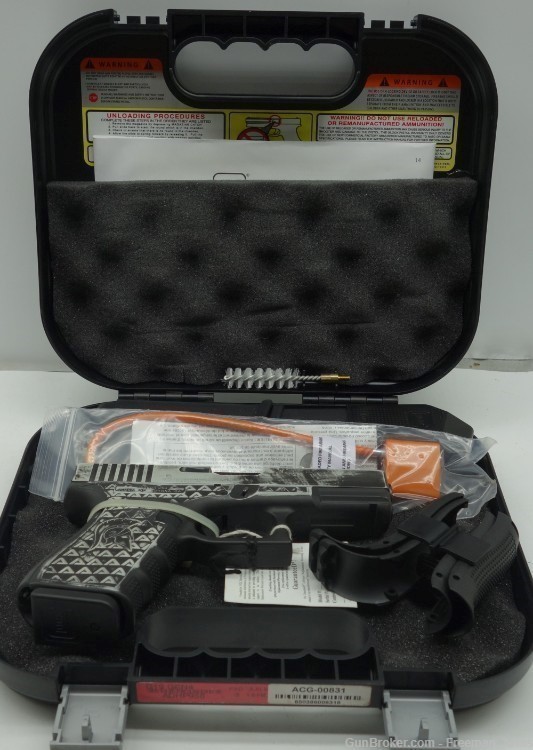 Glock Model 19 Gen 4-Black & White Battleworn Spartan Head-New in Box-img-9
