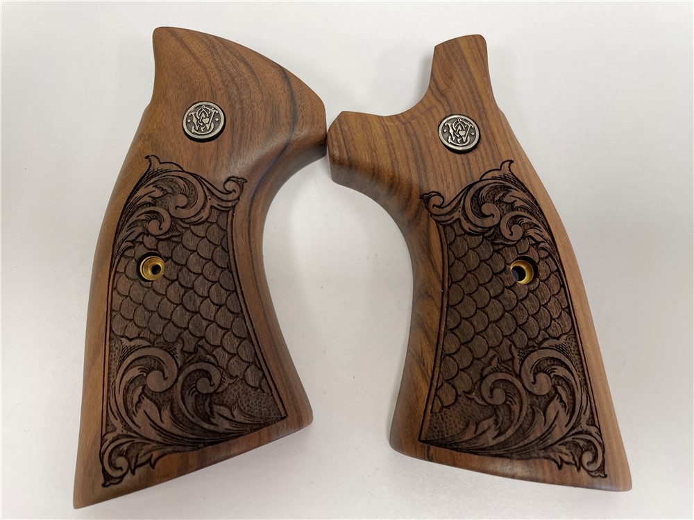 Altamont Wood Grips - S&W K Round Santos Rosewood Fish Scale BN LIC-img-0
