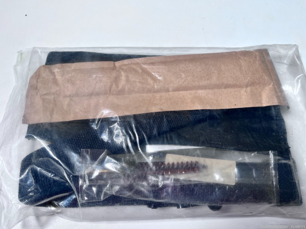 Daewoo K2 Sealed Rifle Cleaning Kit EXEC COND NO RESERVE NO CC FEE-img-1