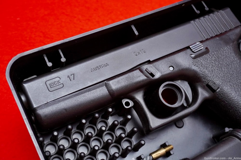 GRAIL Glock 17 Gen 1 Semi Auto 9mm In Box *JAN 1987 DATE CODE*-img-1