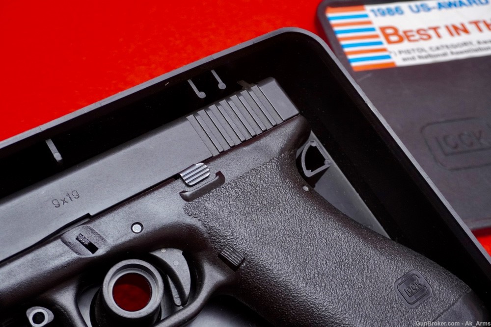 GRAIL Glock 17 Gen 1 Semi Auto 9mm In Box *JAN 1987 DATE CODE*-img-2