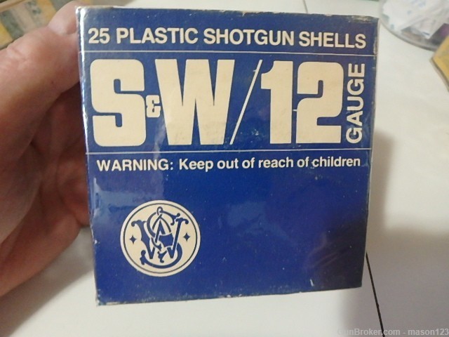 FULL 12 GA BLUE SMITH AND WESSON BOX 3-3/4 DRAM OF 6 's-img-0