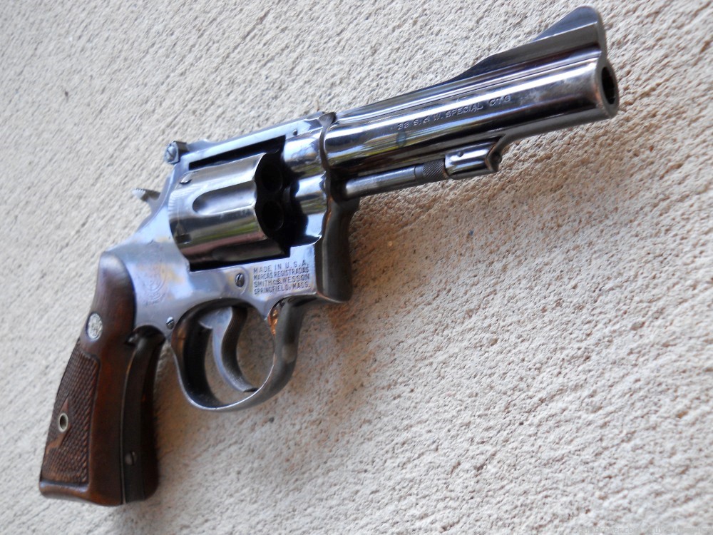 Smith & Wesson 15-2 Combat Masterpiece 38 Special-img-2