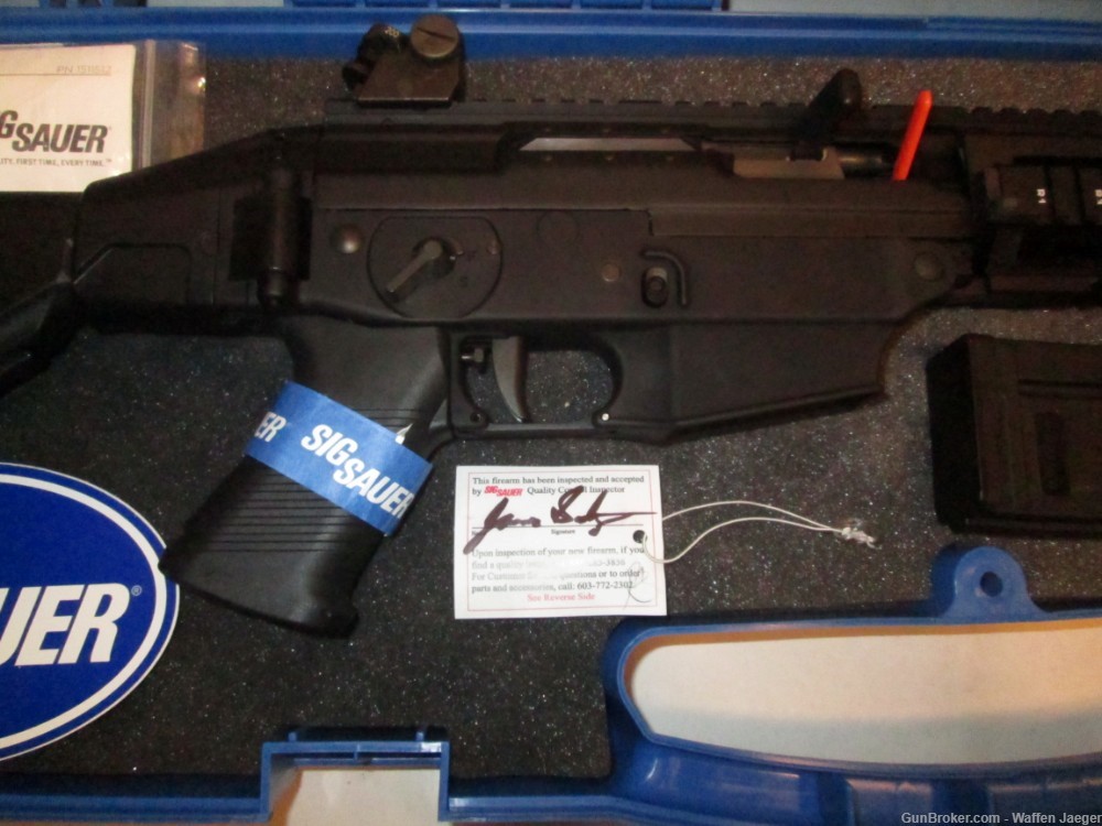 SIG556 Sig 556 SWAT Rifle w-Original Case & Accessories-img-4