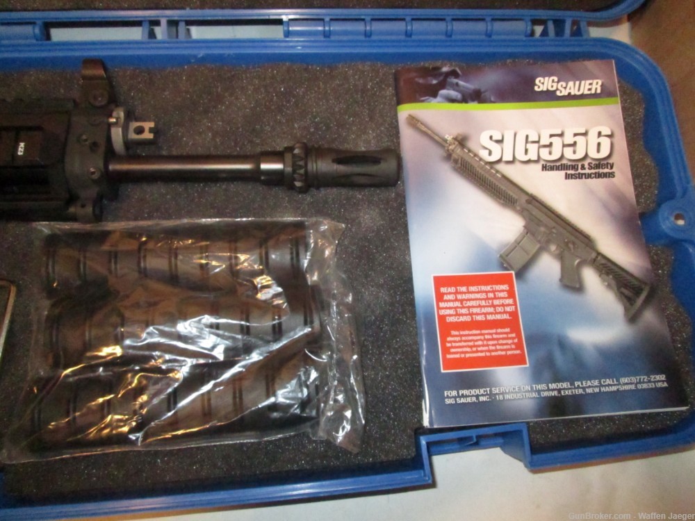 SIG556 Sig 556 SWAT Rifle w-Original Case & Accessories-img-6