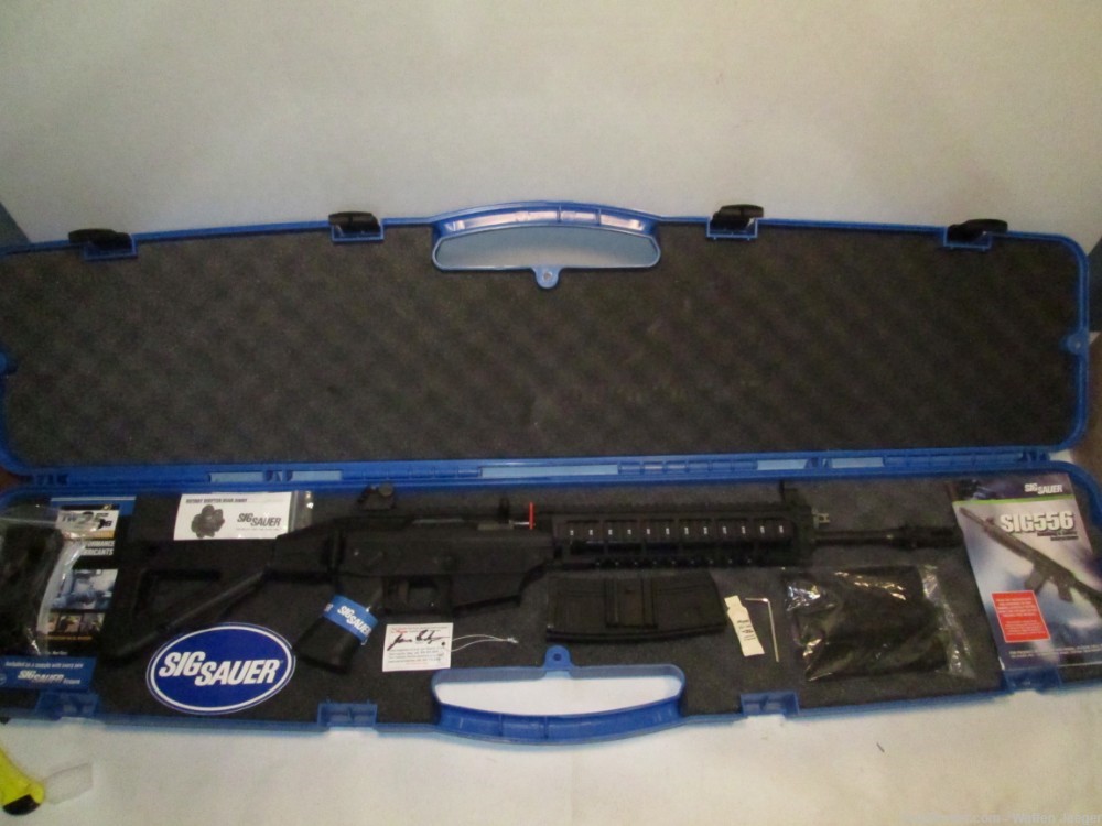 SIG556 Sig 556 SWAT Rifle w-Original Case & Accessories-img-2