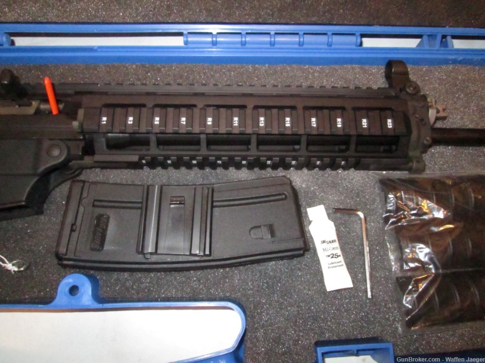 SIG556 Sig 556 SWAT Rifle w-Original Case & Accessories-img-5