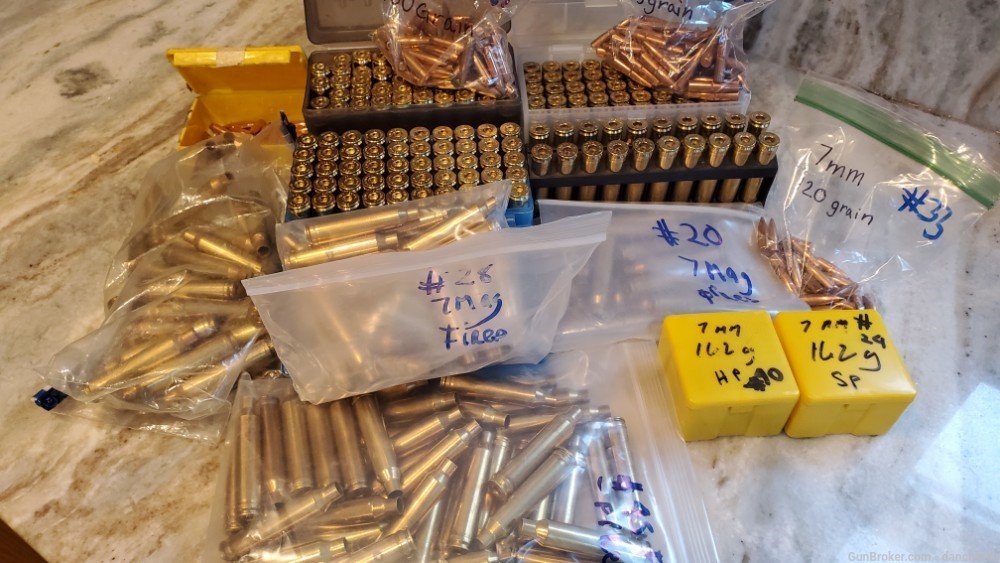 7MM Rem Mag reloaders package - 290 pc brass - 246 pc bullets - see details-img-1