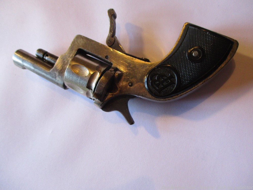 Tear Gas Revolver-img-1