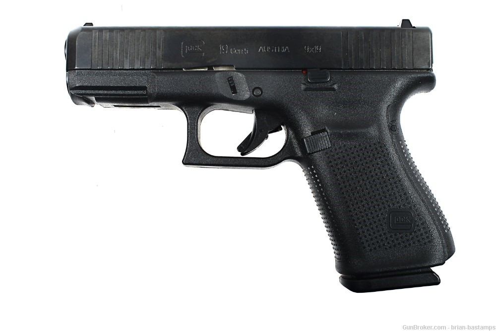 Like-New Gen 5 Glock 19 Compact Semi-Automatic Pistol-img-0