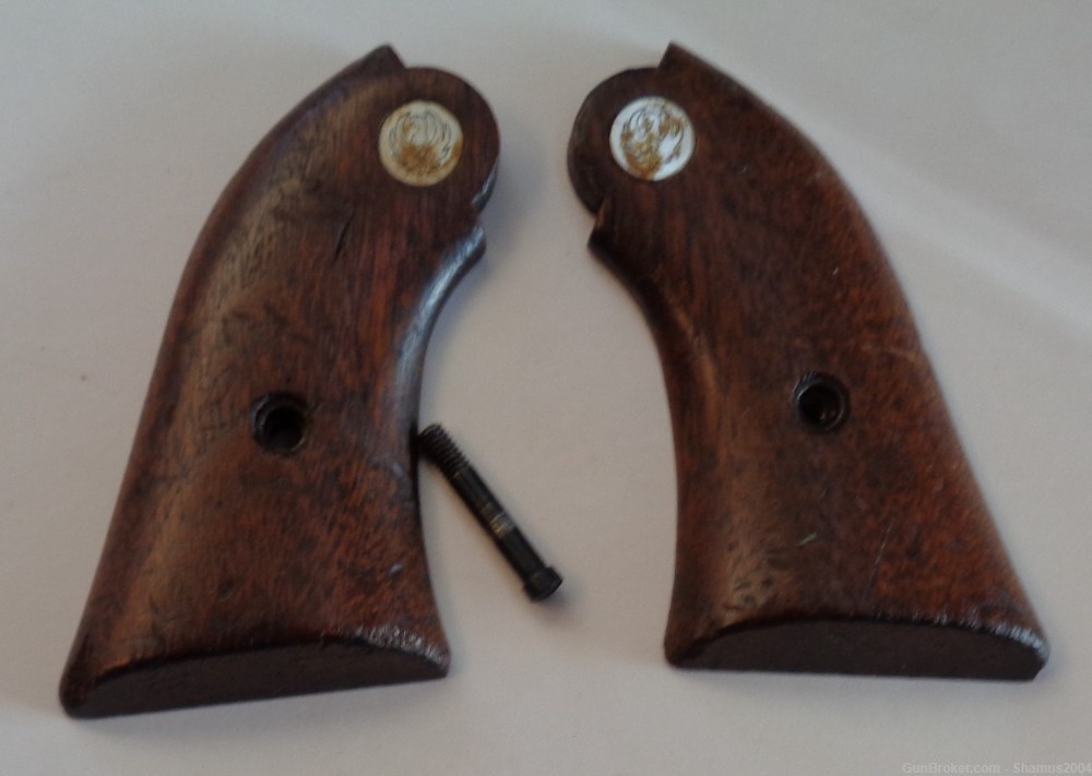Ruger OLD MODEL  factory walnut grips w/medallions for the Super? Bearcat-img-0