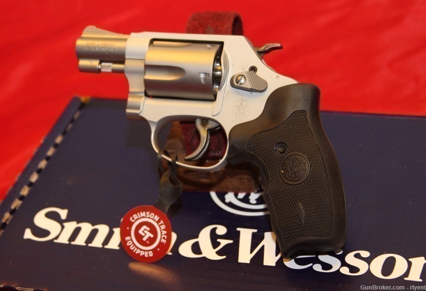S&W 637 Airweight, .38Sp, Crimson Trace Laser Grip - NEW!-img-1