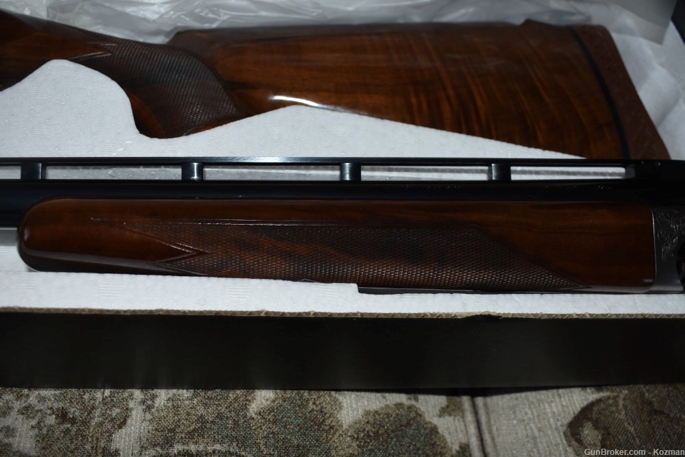 Browning BT-99 Grade 3 Trap Shotgun. Adjustable Comb stock, 34" barrel -img-17