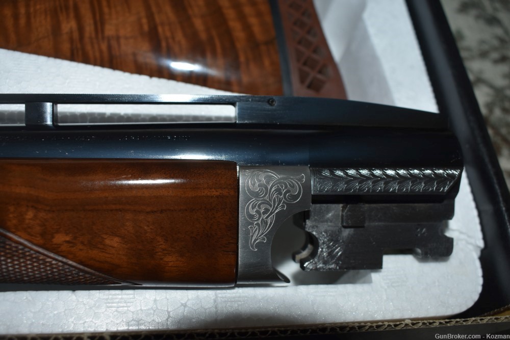 Browning BT-99 Grade 3 Trap Shotgun. Adjustable Comb stock, 34" barrel -img-16