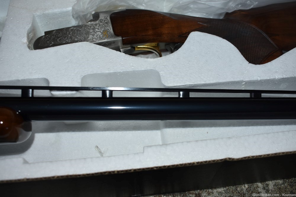 Browning BT-99 Grade 3 Trap Shotgun. Adjustable Comb stock, 34" barrel -img-22
