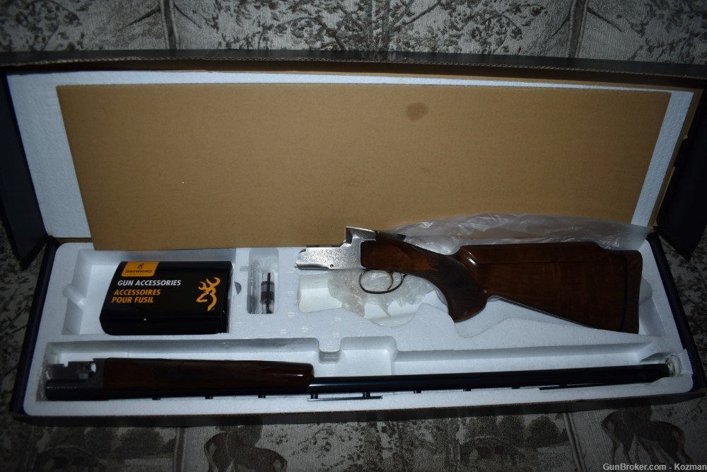 Browning BT-99 Grade 3 Trap Shotgun. Adjustable Comb stock, 34" barrel -img-0