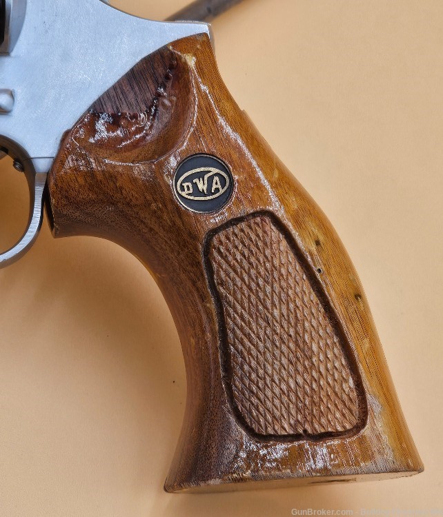 Dan Wesson 715 .357 Magnum 6 shot revolver-img-9