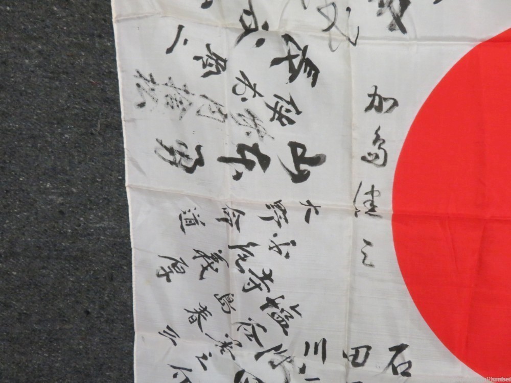 JAPANESE WWII HINOMARU MEATBALL FLAG W/ SIGNED KANJI & TEMPLE STAMP-img-2