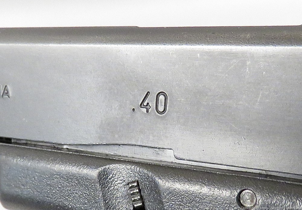 GLOCK G22 40 Caliber Semi Auto Pistol with 2 10 Round Magazines G 22 NICE-img-18