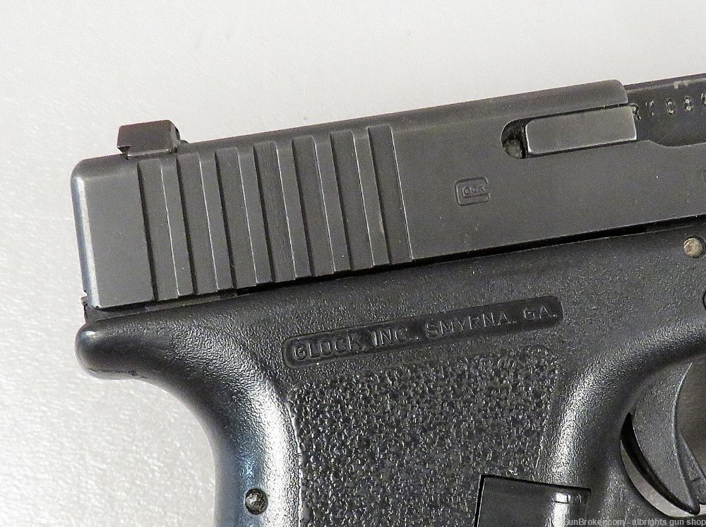 GLOCK G22 40 Caliber Semi Auto Pistol with 2 10 Round Magazines G 22 NICE-img-7