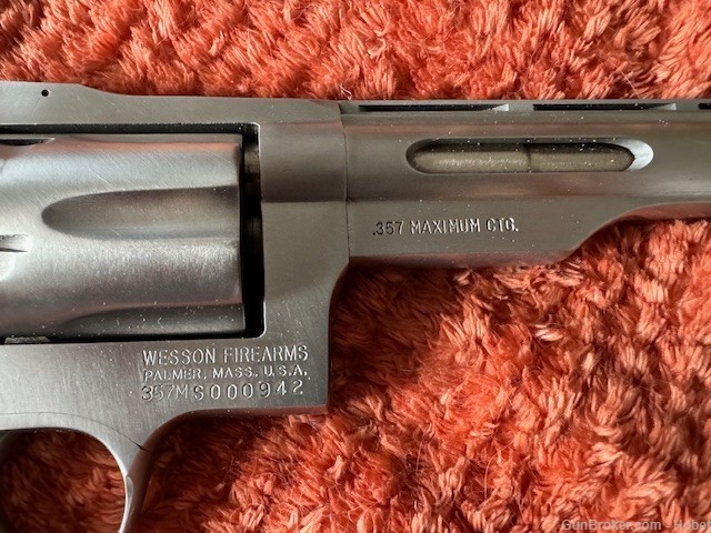 Dan Wesson Stainless SuperMag 357 Ribbed  8” barrel-img-2