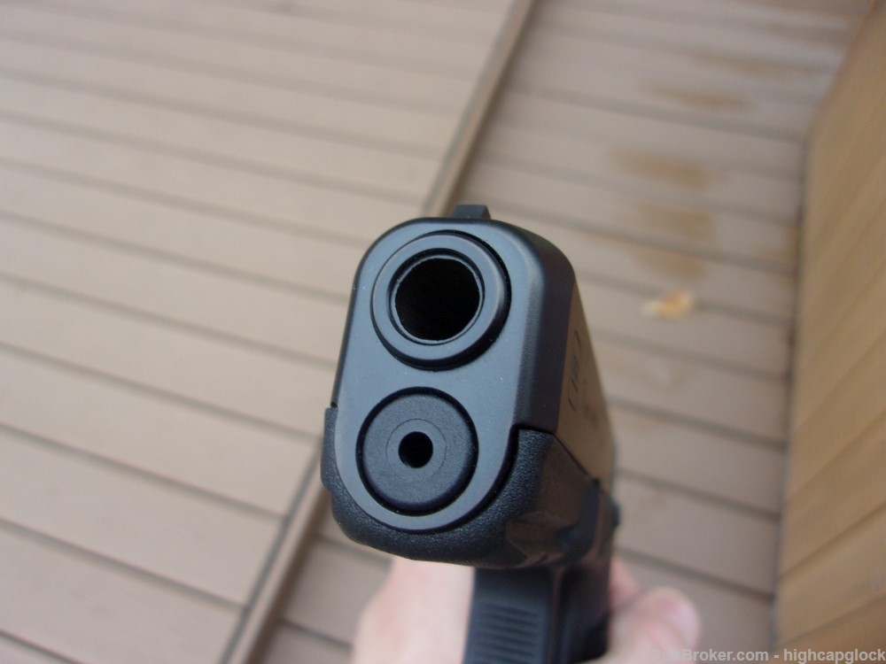 Glock 17 Gen 5 9mm 4.5" Semi Auto Pistol 99.9% Maybe Unfired $1START-img-14