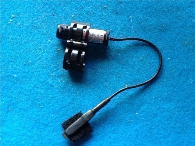 LASER LIGHT AND MOUNT WITH PRESSURE SWITCH RED-img-0