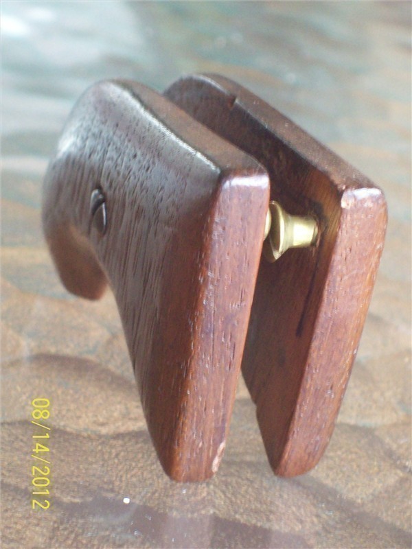 WALNUT GRIPS FOR REVOLVERS-img-3