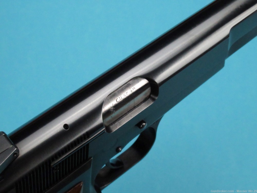 Very Nice 1971 Browning Hi Power Belgian pistol 9mm Luger BHP Mauser-img-56