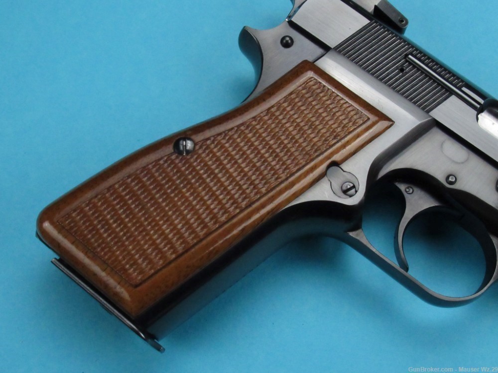 Very Nice 1971 Browning Hi Power Belgian pistol 9mm Luger BHP Mauser-img-41