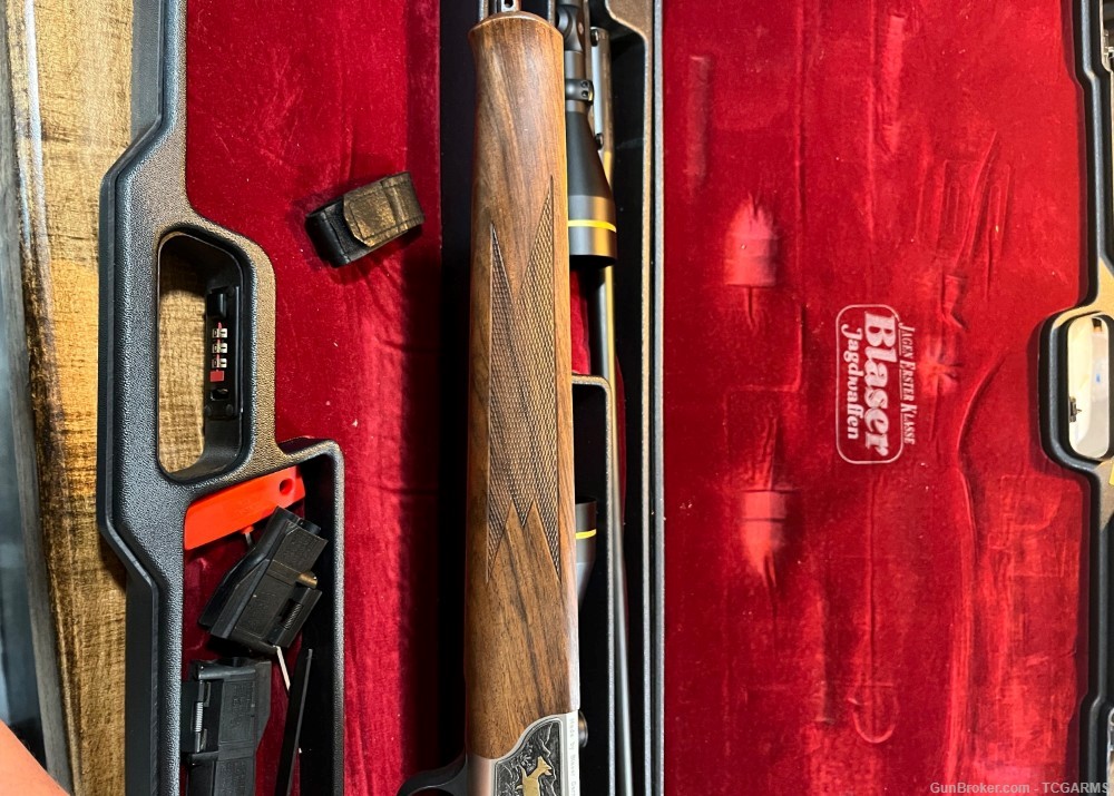 Blaser R93 Super Deluxe .300WBY and .257WBY (2 scopes) BEAUTIFUL-img-10