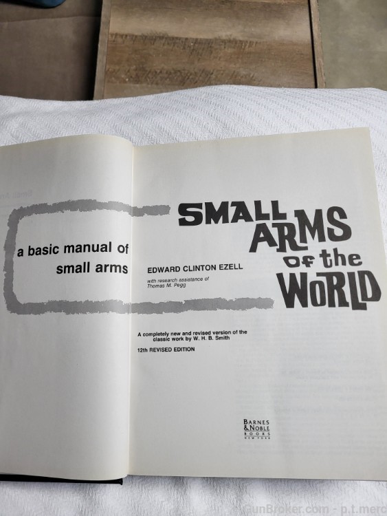 Small Arms of the World-img-3