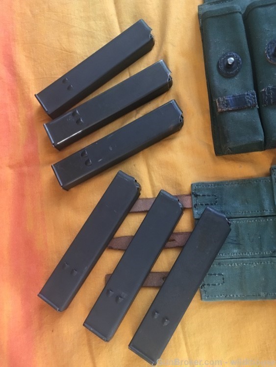 6 Uzi 25 rnd mags in original pouches , exc cond -img-4