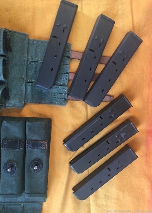 6 Uzi 25 rnd mags in original pouches , exc cond -img-3