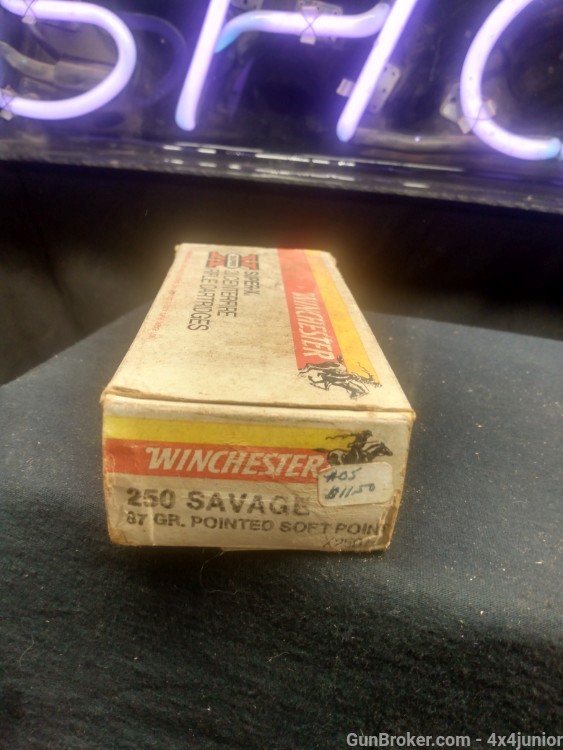 .250 savage winchester BRASS RARE VINTAGE COLLECTOR LOOK!-img-3