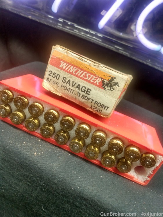 .250 savage winchester BRASS RARE VINTAGE COLLECTOR LOOK!-img-1