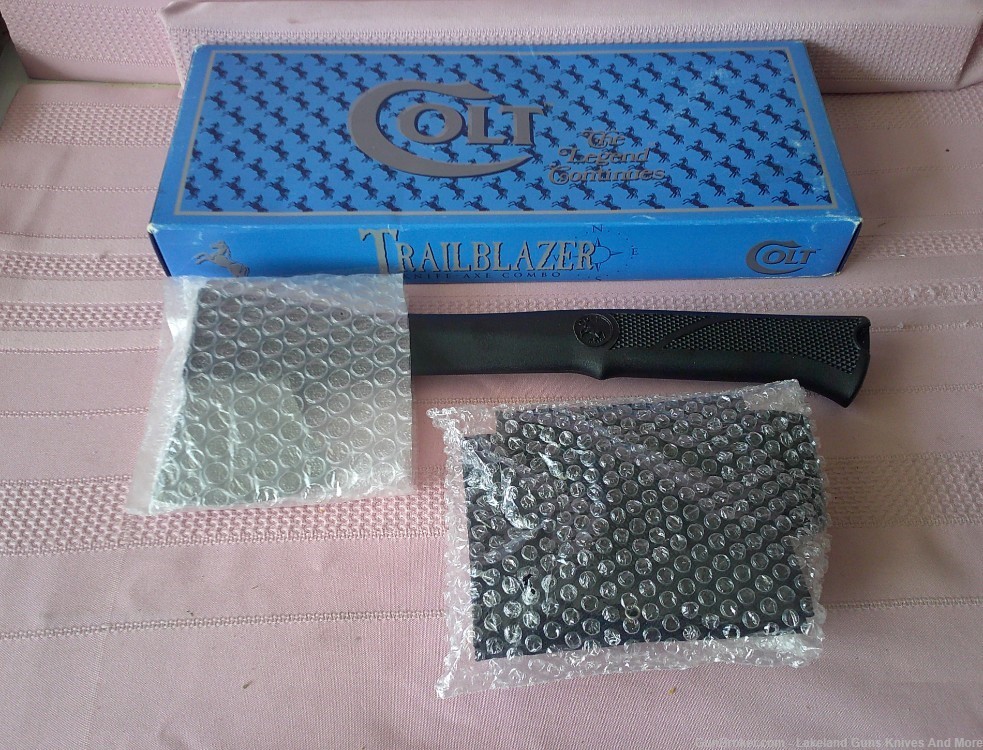 WOW! Uber RARE Complete In Box COLT CT2 Trailblazer Axe & Knife Combo!-img-11