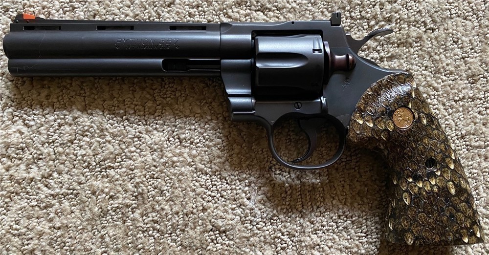 Rattlesnake Grips w/medallions for Colt Python Revolver GRIPS ONLY-img-2