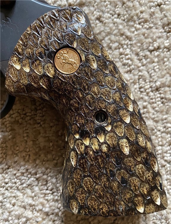 Rattlesnake Grips w/medallions for Colt Python Revolver GRIPS ONLY-img-0