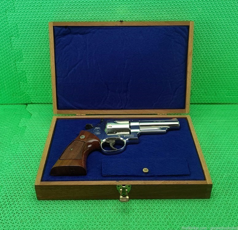Smith & Wesson 29 ( 29-2 ) 4" NICKEL PINNED & RECESSED 44 Mag BORN 1982-img-39