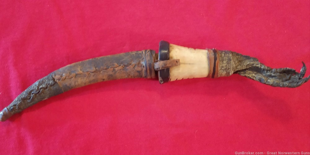 Antique alligator dagger & sheath should be in a museum-img-9