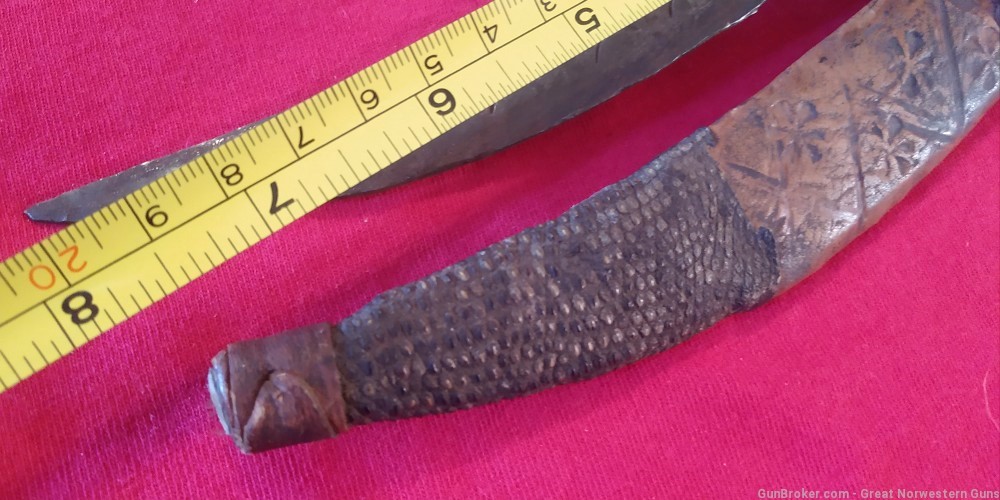 Antique alligator dagger & sheath should be in a museum-img-6