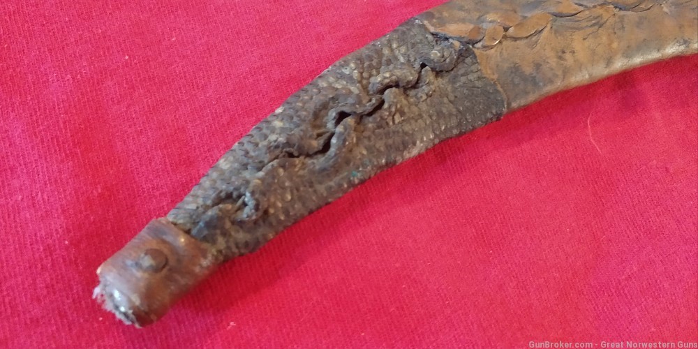 Antique alligator dagger & sheath should be in a museum-img-1