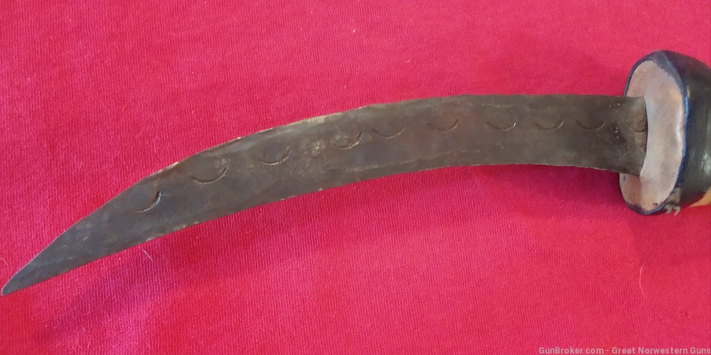 Antique alligator dagger & sheath should be in a museum-img-8