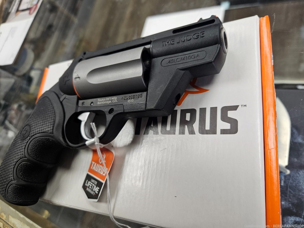 Taurus public defender poly 410/45 with pachmayr grips-img-2