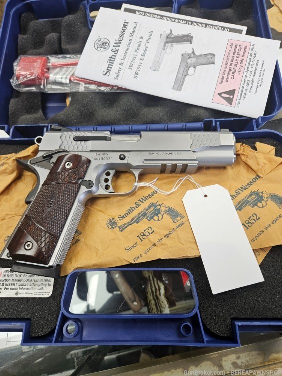 Smith and wesson SW1911TA 45ACP E SERIES in box-img-4