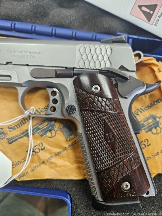 Smith and wesson SW1911TA 45ACP E SERIES in box-img-2