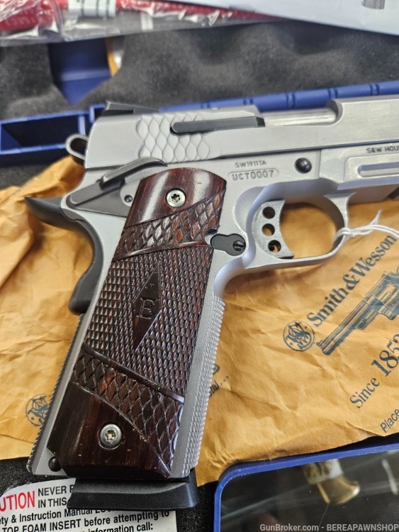 Smith and wesson SW1911TA 45ACP E SERIES in box-img-5