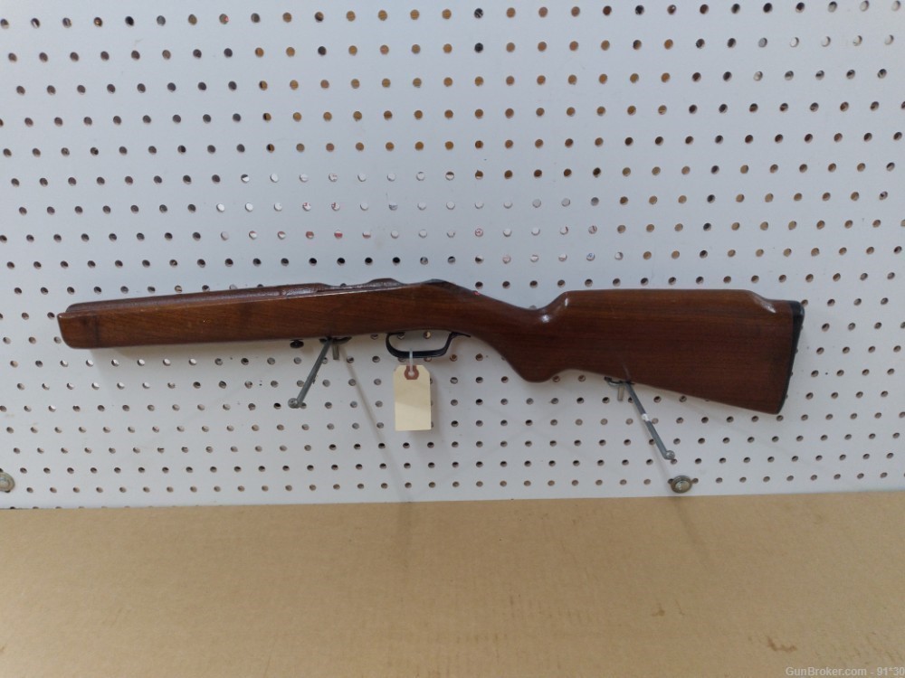 MOSSBERG    BOLT ACTION .22 RIFLE STOCK   NICE AMERICAN WALNUT w/parts S021-img-1